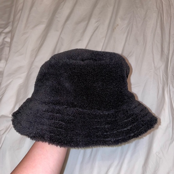 Fuzzy Bucket Hat OS BNWT - Picture 2 of 4
